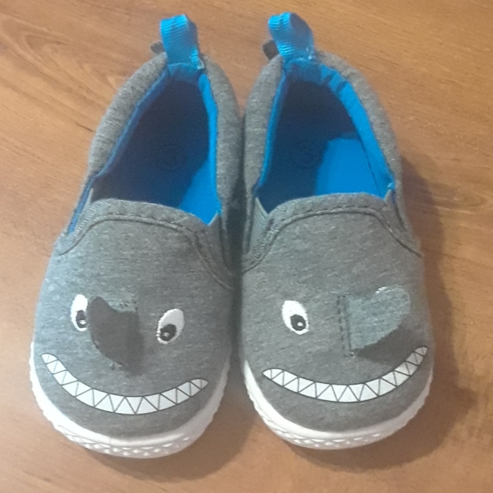 NWOT Rhino Shoes